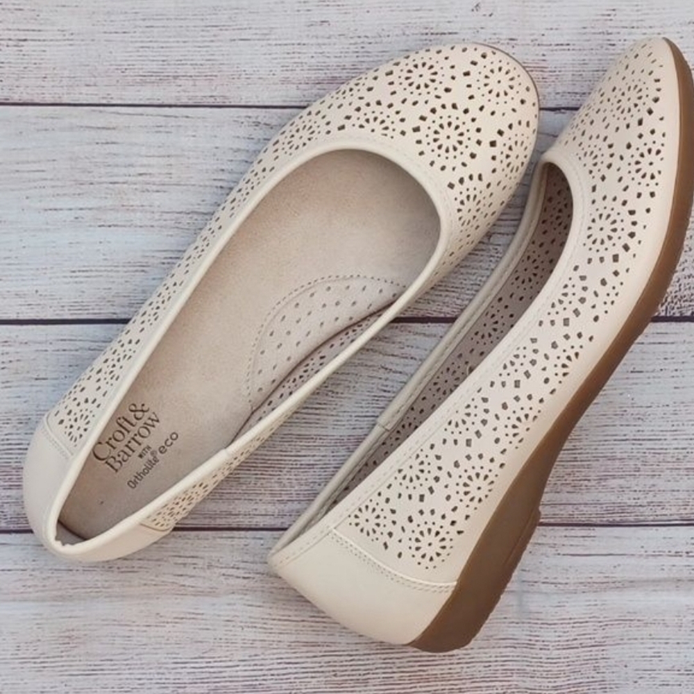 Croft & Barrow Women's Beige Perforated Flats
